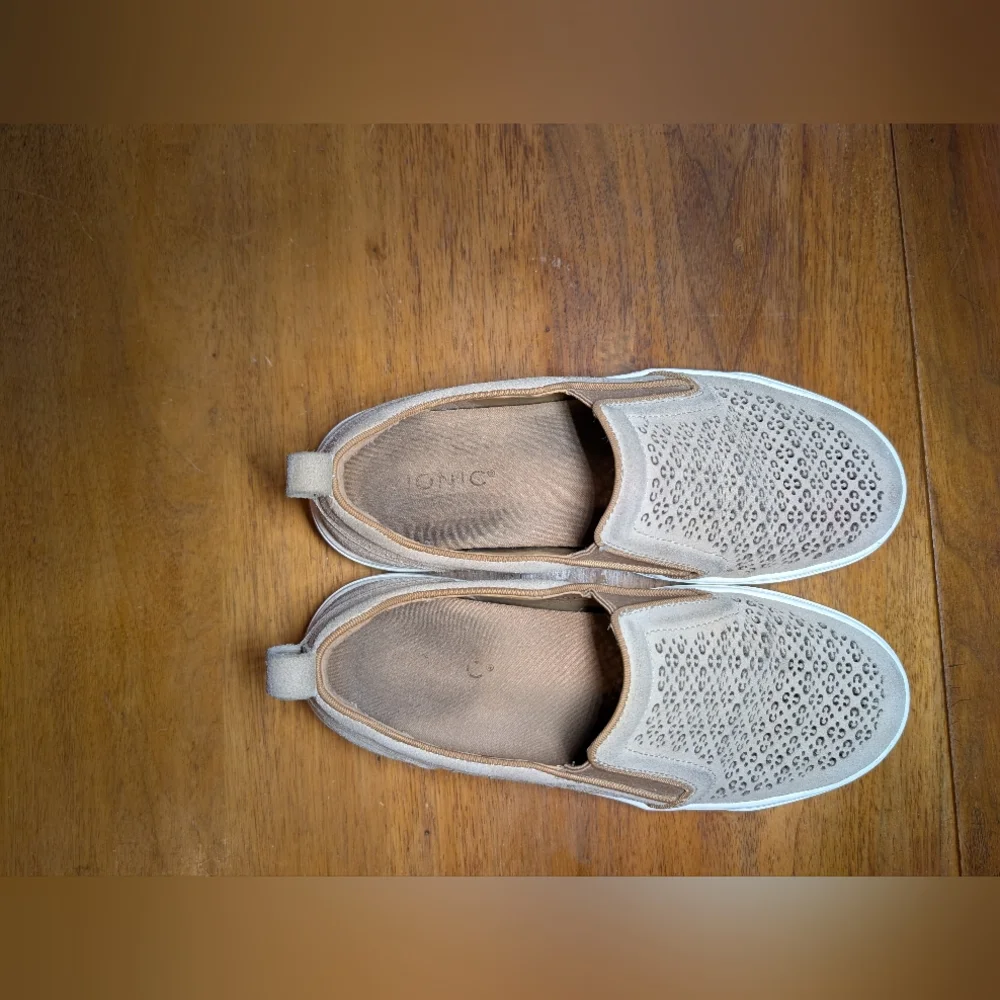 Vionic Women's Loafer Shoe - Picture 7 of 12